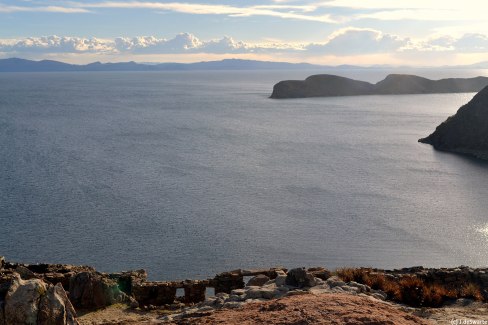 Vue du lac Titicaca depuis l'ile du Soleil