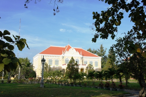 Palais colonial du gouverneur à Battambang
