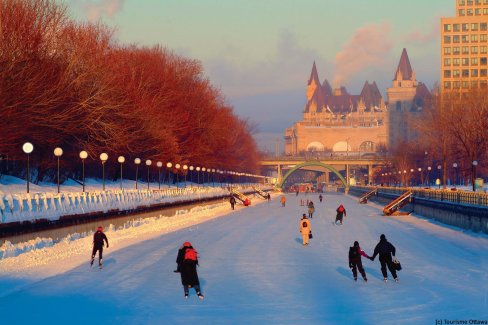 Patin à glace sur le Canal-Rideau à Ottawa