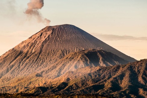 Panorama sur le mont Semeru