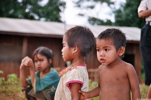 Visages d’enfant dans un village de l’île de Don Det