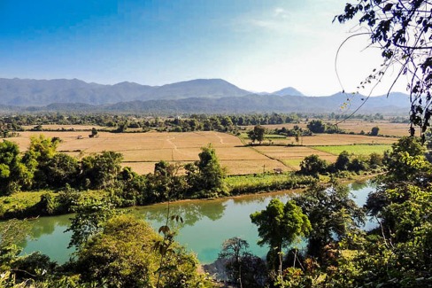 Paysages de campagne entre Vang Vieng et Vientiane