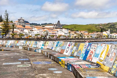 Marina colorée d'Horta, sur l'île de Faial
