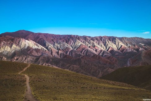 Hornocal-la-montagne-aux-14-couleurs-Inprotur-web