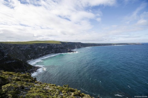 Kangaroo-Island-lookout-Tourism-Australia