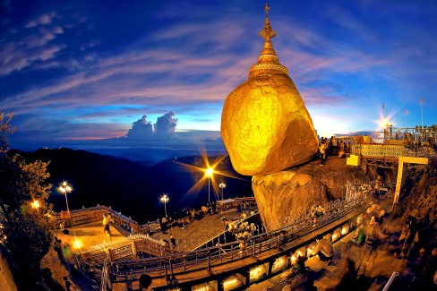Le rocher d'or : la pagode de Kyaiktiyo