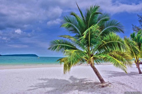 Plage de sable blanc sur l'île Koh Rong