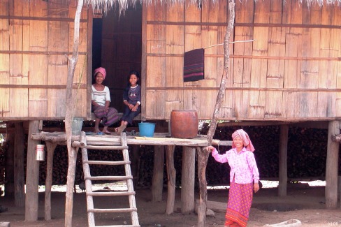 Rencontre avec l'ethnie des "Khmer Loeu" au Ratanakiri