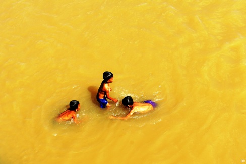 Scène de vie sur les rives du Tonlé Sap
