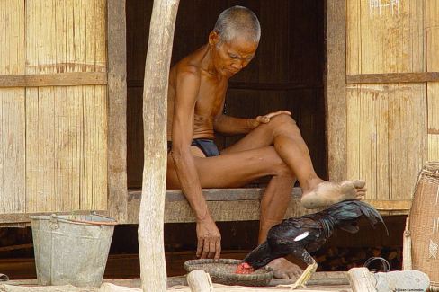 Chef d un village de l'éthnie Katcha dans la région du Ratanakiri