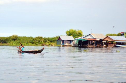 Village flottant sur le lac Tonle Sap