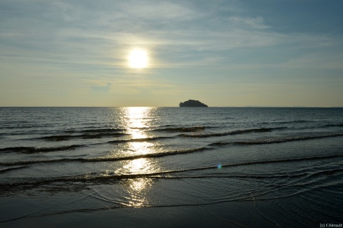 Couché du soleil sur la plage de Sihanoukville