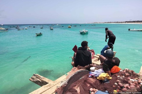 Pêcheurs sur l'île de Sal dans l'archipel capverdien