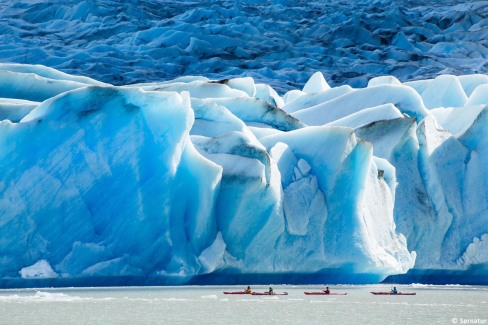 Kayak-sur-le-lac-Grey-Patagonie-Sernatur-web