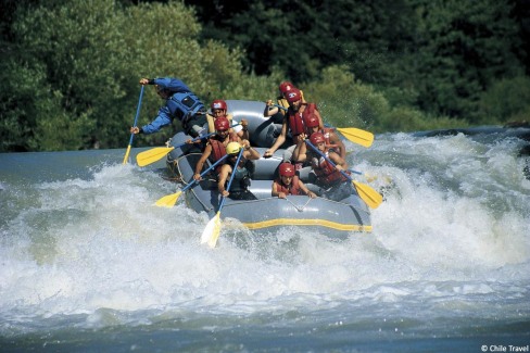 Rafting-rio-trancura-german-hevia-Chile-Travel-web