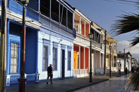 Les-maisons-colorees-a-Iquique-au-nord-du-Chili-Chile-Travel-web