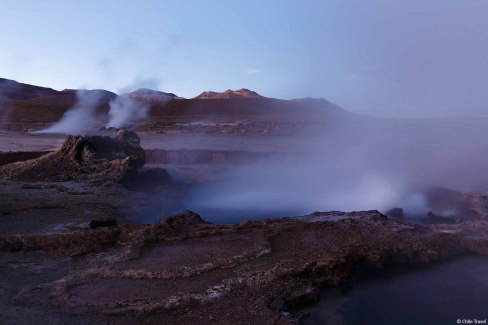 decouvrir-les-geysers-du-Tatio-au-lever-du-soleil-Chile-Travel-web