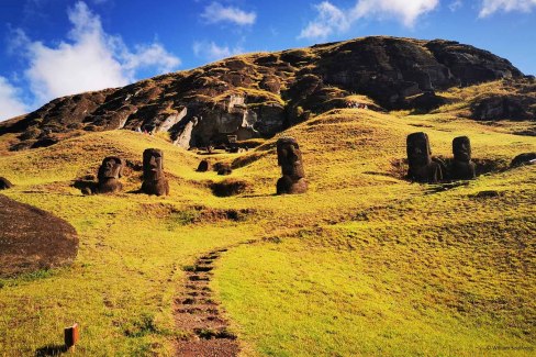 La-carriere-Rano-Raraku-a-lile-de-Paques-William-Soulivong-web