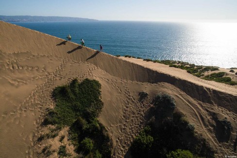 Marcher-sur-les-dunes-de-sables-a-Valparaiso-Sernatur-web