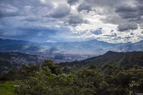 3-Medellin-1-Pixabay-Panorama-de-Medelin-web
