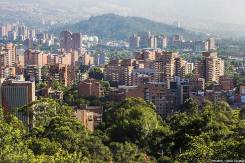 4-Medellin-2-Pixabay-Ulises-Casaraz-Gratte-ciels-de-Medellin-web