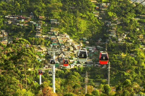 5-Medellin-3-Pixabay-Q-K-Metrocable-de-Medellin-web