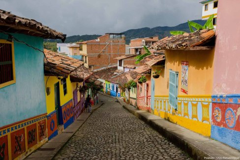 9-Guatape1-Pixabay-USA-Reiseblogger-Rue-de-Guatape-web