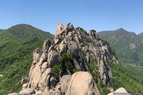 Ulsan Bawi, spectaculaire falaise  du parc Seoraksan