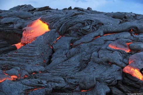 Lave fraîche sur l'île de Kilauea