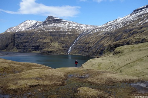 lac-chutes-deau-iles-Feroe-web