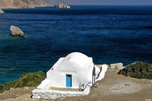 Grèce - Cyclades - petite chapelle avec vue sur la mer