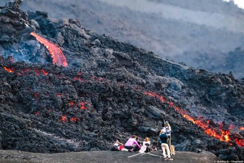 A l'aventure sur les pentes d'un volcan en éruption au Guatemala