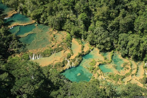 Survol de Semuc Champey à vivre en couple au Guatemala