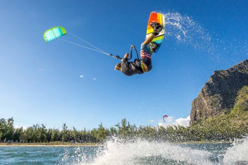 Certaines baies mauriciennes sont idéales pour le kite surf