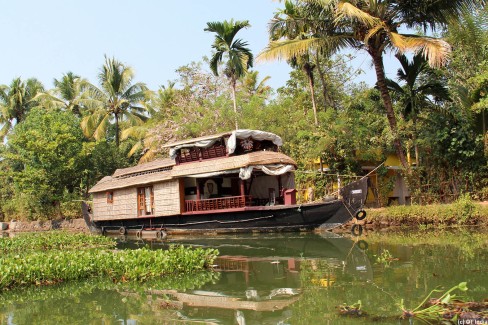 Kettuvallam, house-boat dans les backwaters