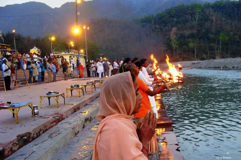 Aarti-a-Triveni-Ghat-Rishikesh