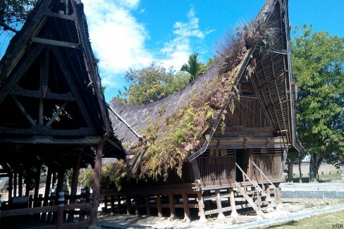 Traditional-North-Sumatera-House1-web