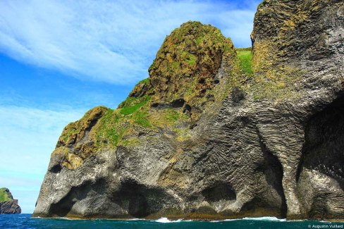 Islande-Falaises-volcaniques-aux-Vestmann-web