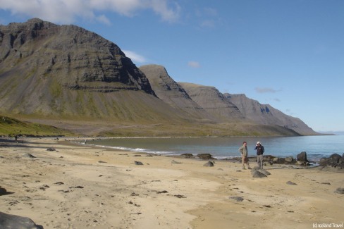 13-IcelandTravel_Hringsdalur