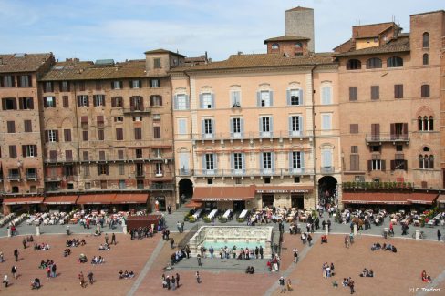 Sienne-Piazza-del-Campo-Toscane