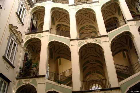 Escalier baroque à Naples