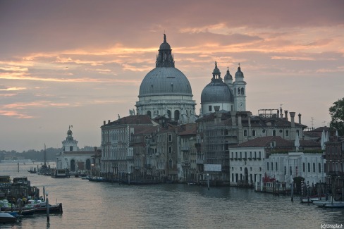 Eglise de la Salute et pointe de la Douane à Venise