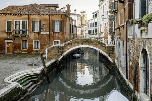 Dédale de canaux et de ruelles à Venise