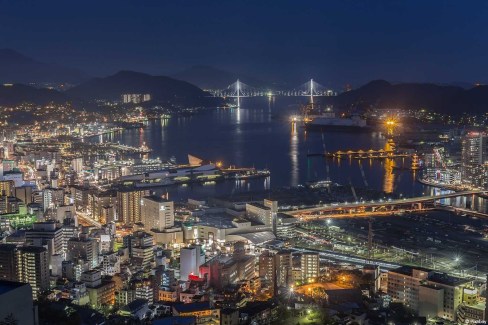 Nagasaki-de-nuit-Pixabay-web
