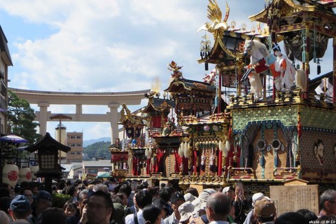 Chars-du-festival-de-Takayama-afs118-CCBY20-web