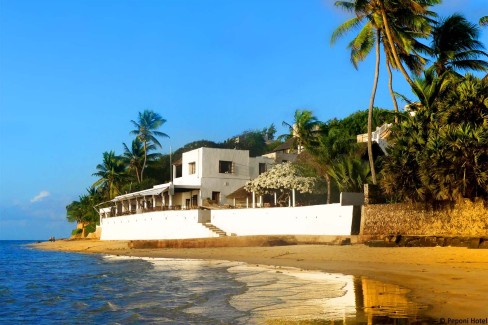 Hotel-en-front-de-mer-sur-lile-de-Lamu-Peponi-Hotel-web