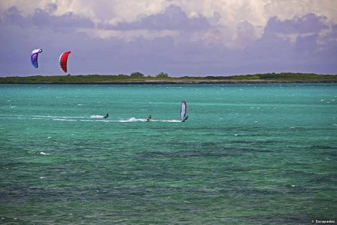Monde-Authentique-Madagascar-nord-kite-surf-sur-la-mer-dEmeraude-Escapades