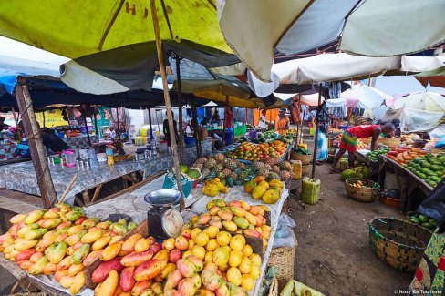 Monde-Authentique-Madagascar-Nosy-Be-marche-a-Nosy-Be-Nosy-Be-tourisme