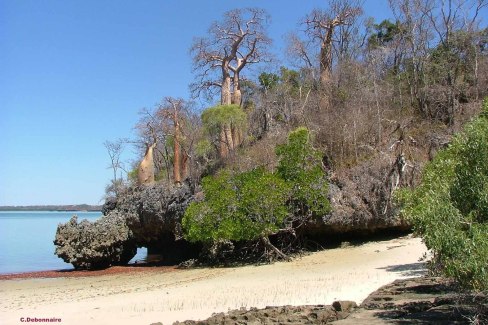 Plage secrète dans la baie de Moramba, Madagascar