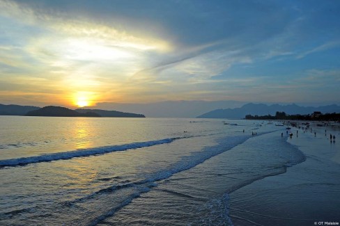 Coucher de soleil de la plage de Cenang